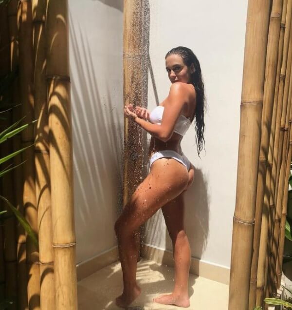 Dripping Wet Sexy Girls Straight From Your Dreams 