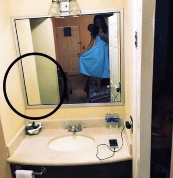 Funny Photos That Will Make You Take a Closer Look 