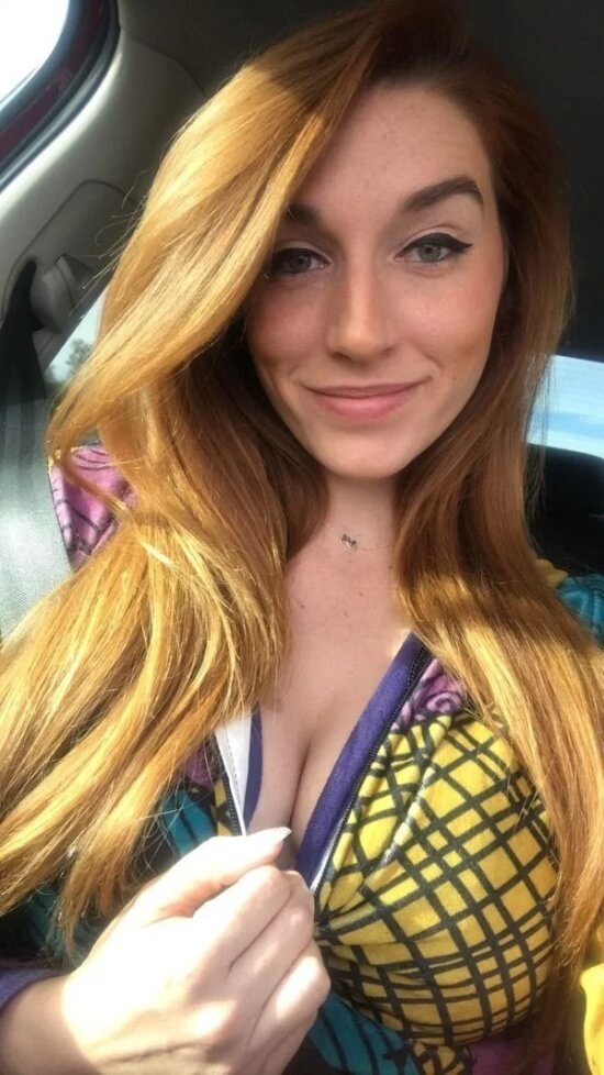 Pretty Girls Cleavage Is a Beautiful, Beautiful Thing (24 Photos) 