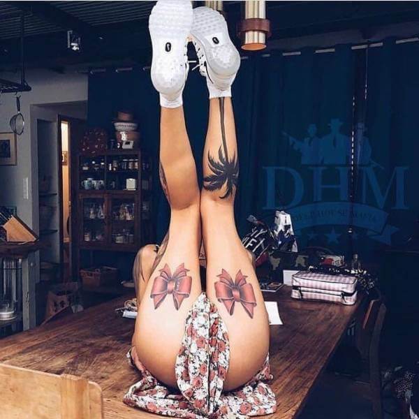 Grownup Corner sexy girls 