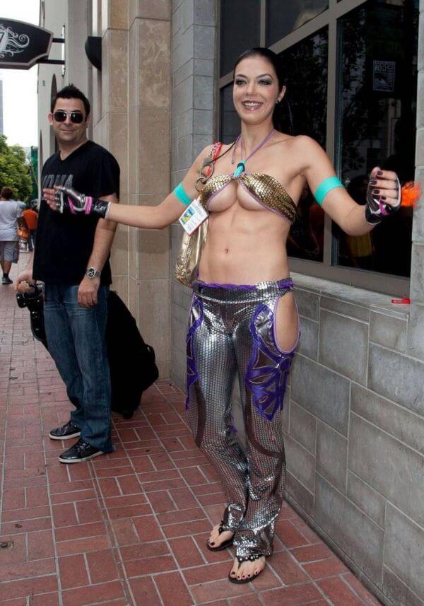 Grownup Corner sexy girls 