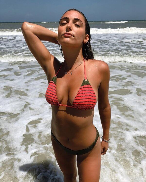 Hot Girls Wet and Wild 