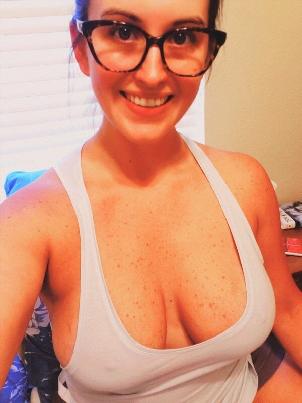Sexy & Cute Busty Girls 