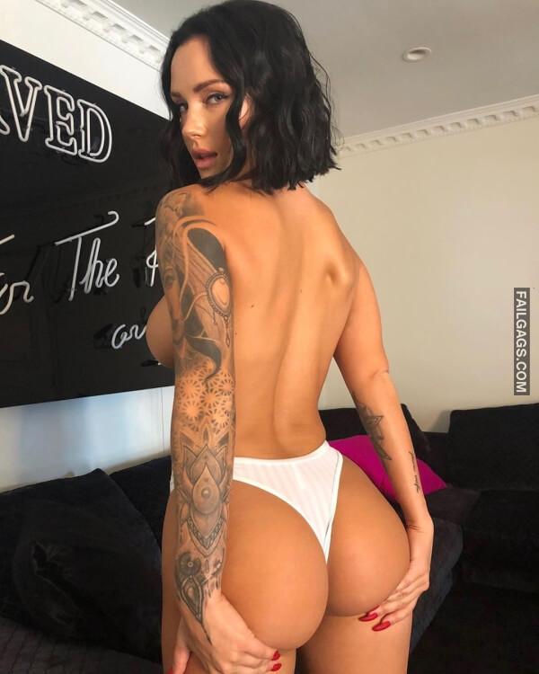 Sexy Girls Sideboob is Our Favorite 