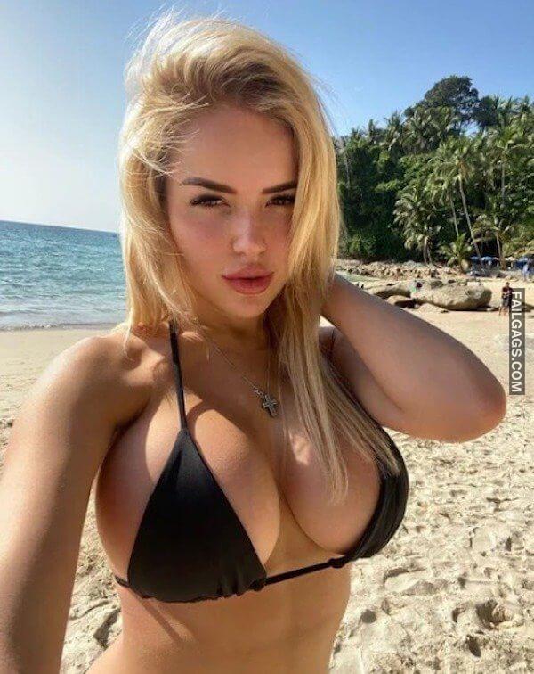 Sexy Teen Girls in Bikini 2