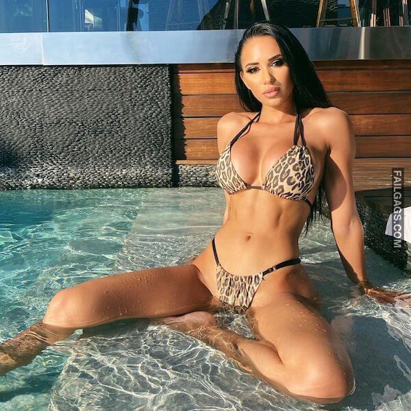 Sexy Teen Girls in Bikini 20