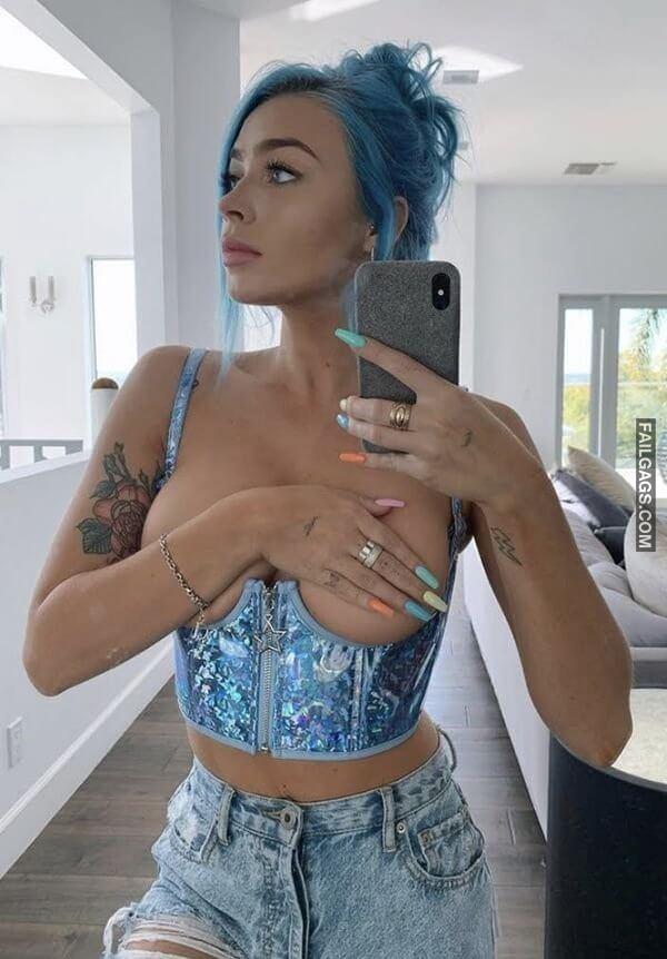 Sexy Curvy Busty Girl in Corset 9