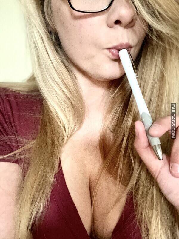 hot girls bored at work 5