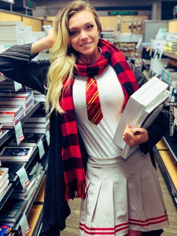 hot nerdy girl with perfect body 8