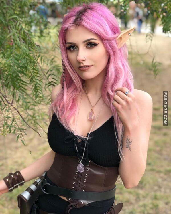 Cute Girls in Corsets Showing Curvy Body 5