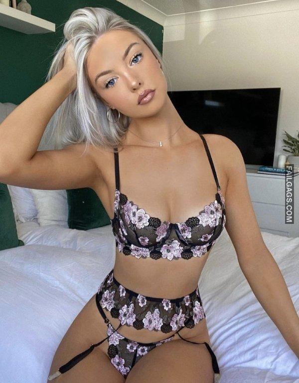 Sexy College Girls in Lingerie Showing Big Boobs 4