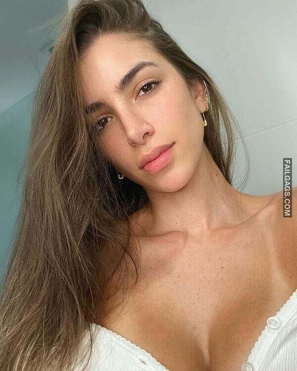 Cute Girls With Hot Body Showing Tan Lines 2