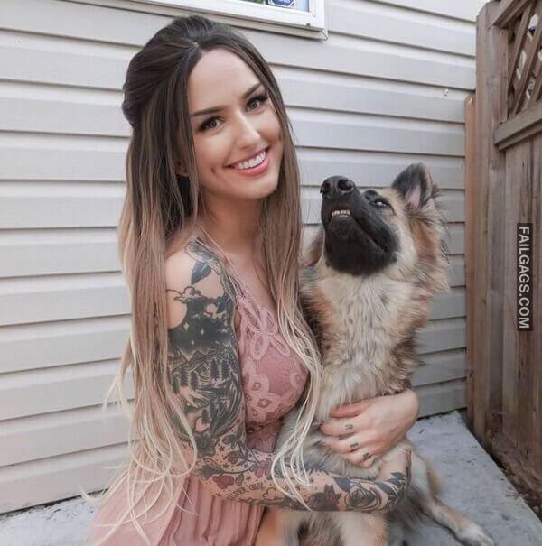 Hot Girls With Dimples Showing Sexy Body 4