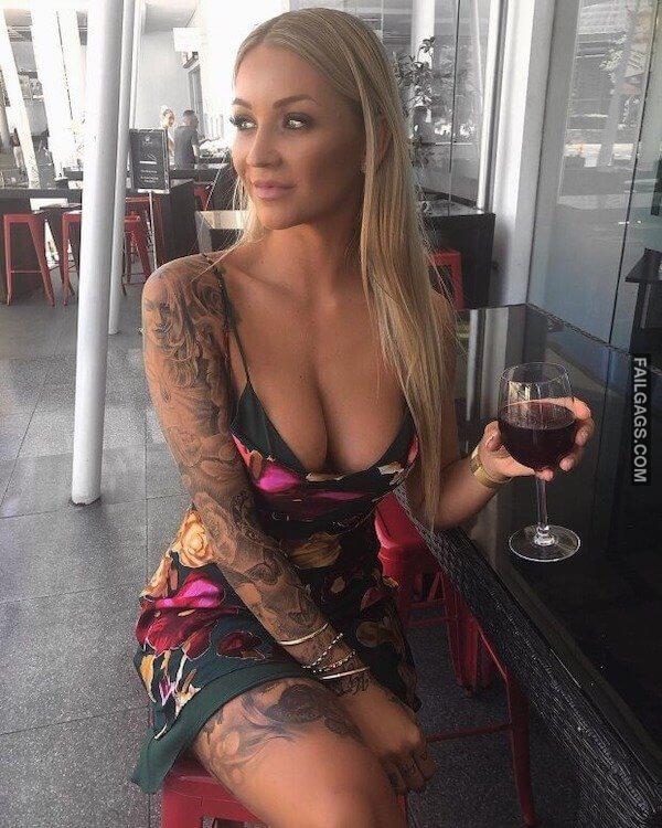 Sexy Teen Girls With Perfect Body in Skin Tight Dress 2