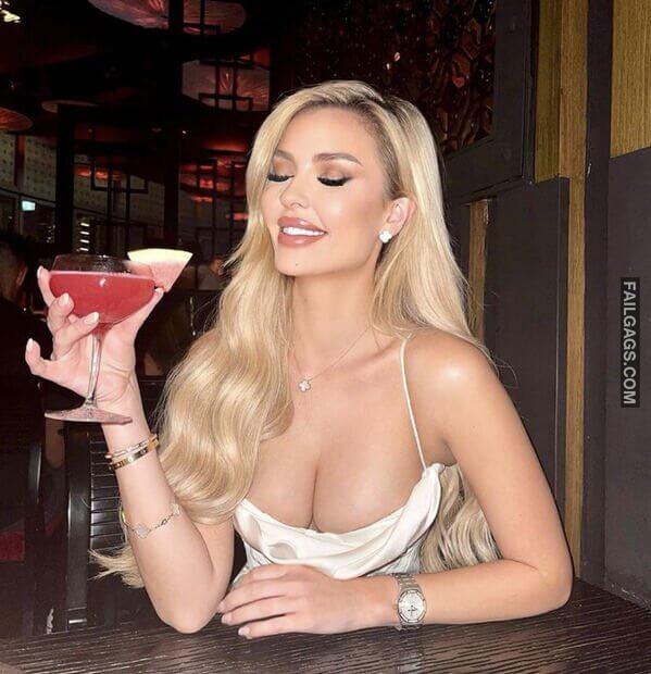 Sexy Teen Girls Showing Big Tits 3