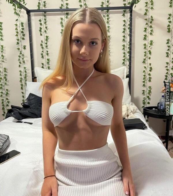 Sexy Teen Girls With Big Tits in Tight Top 9