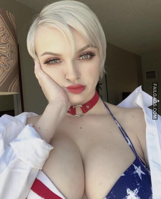 Hot Busty Girls With Choker Necklaces 4