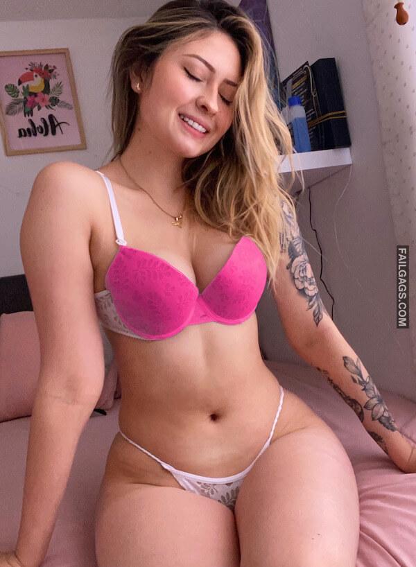 Hot Busty Girls With Tattooed 7