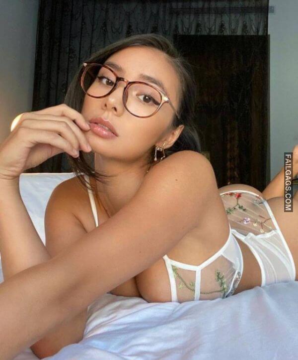 Hot Big Boobs Teen Girls in Lingerie 2
