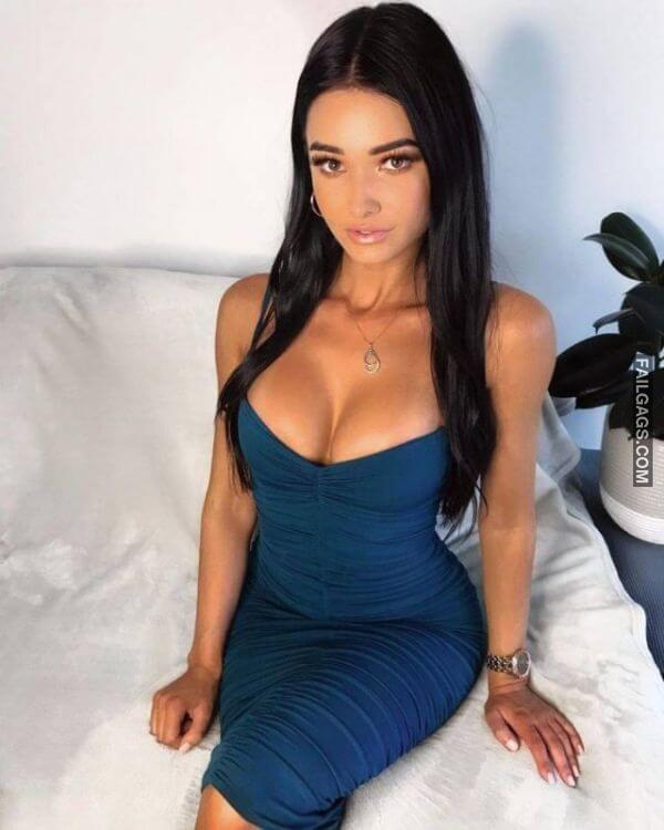 Sexy Teen Girls in Tight Dresses Showing Hot Figure 13