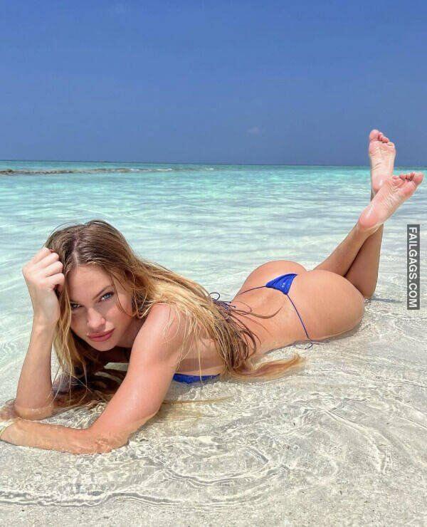 Sexy Teen Girls With Big Butt Over Back 2