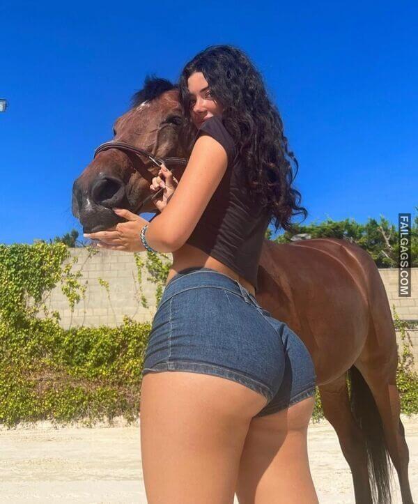 Sexy College Girls in Tight Jeans Showing Big Ass 11