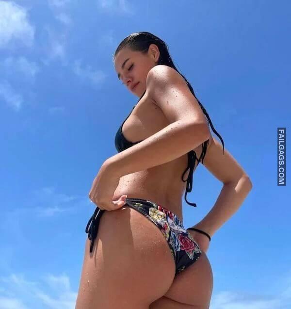 Hot Big Butt Girls in Wet Bikini 3