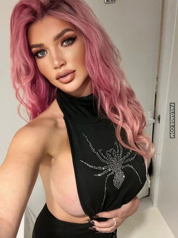 Sexy Big Boobs Girls Taking Selfie 11